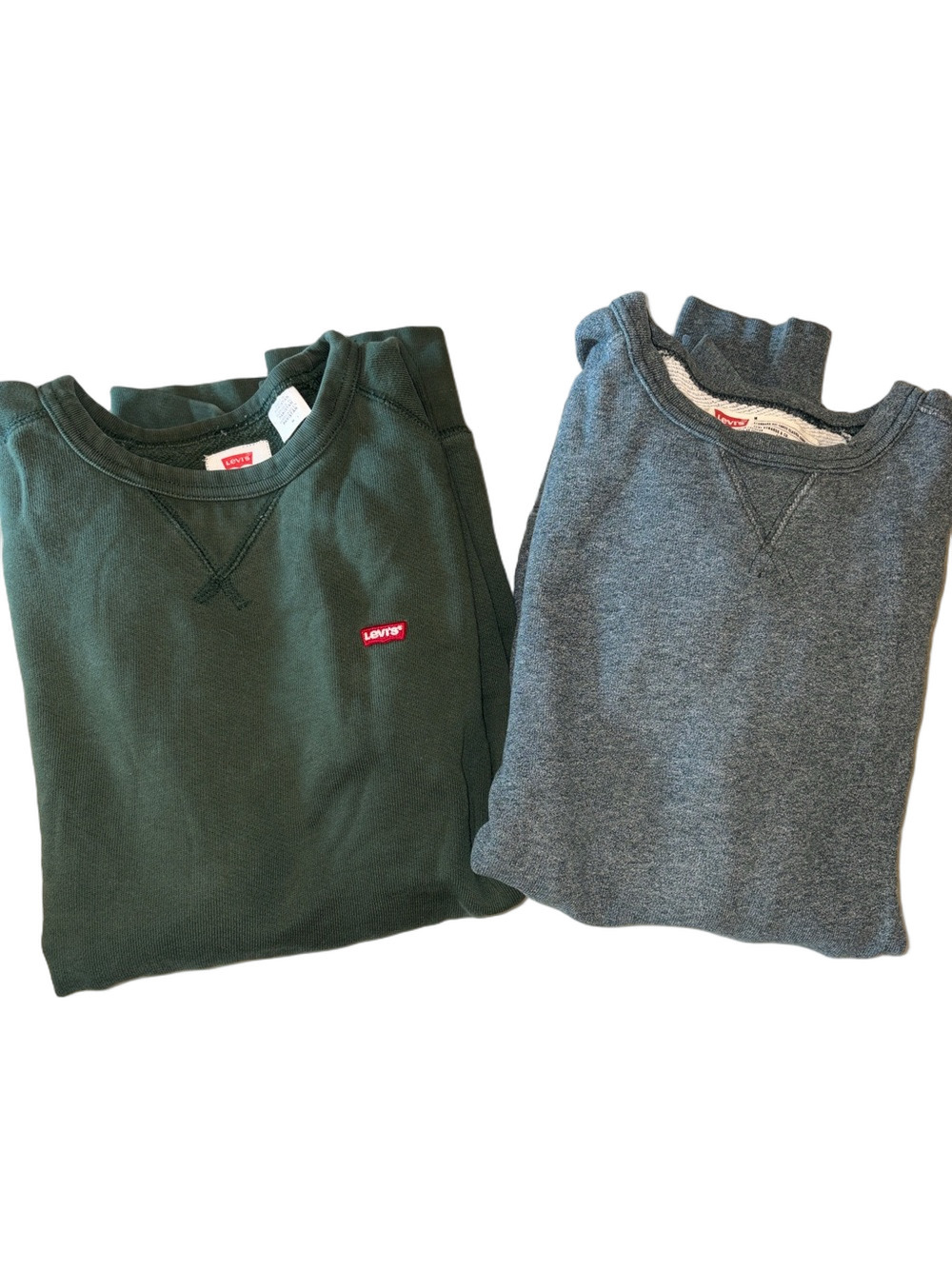 Levis Woman’s Medium Crew Neck Sweatshirt Bundle